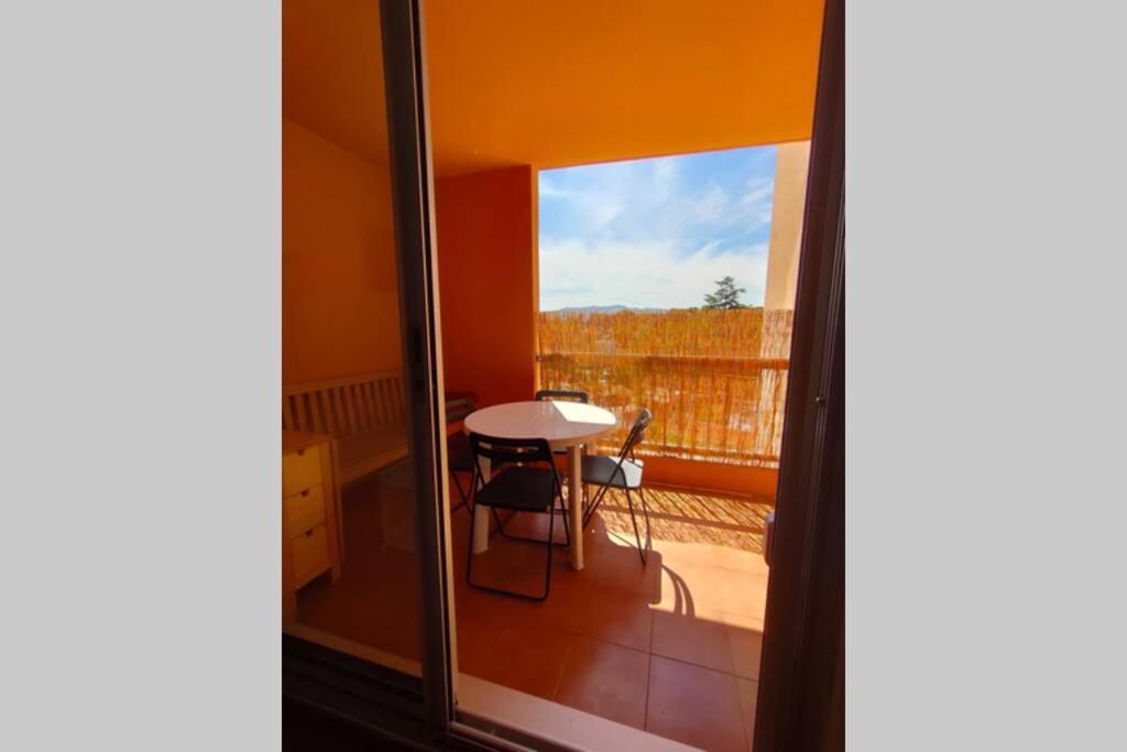 Appartement T2 Bord Et Vue Mer La Ciotat Exterior photo